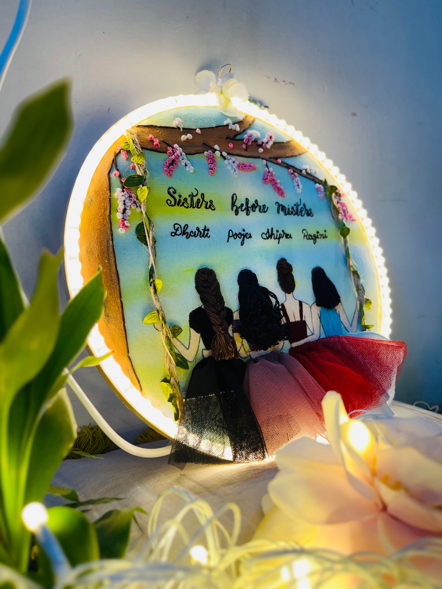 LED Luxe-Friendship in Frame