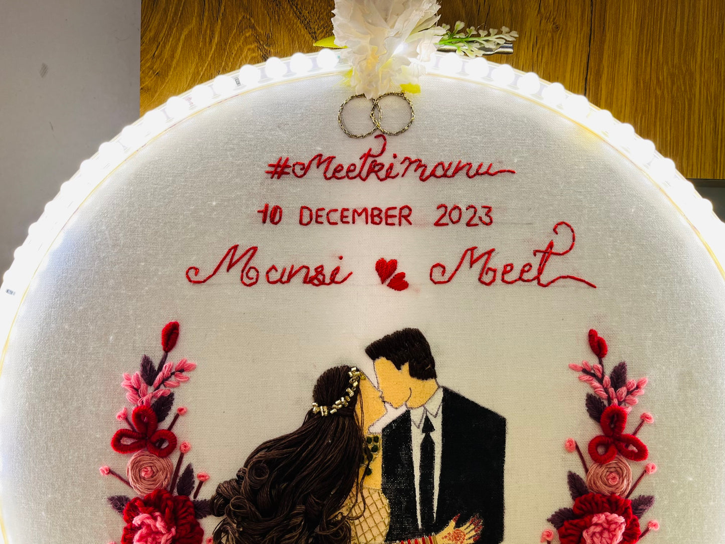 LED Luxe-Kiss of Forever Hoopart