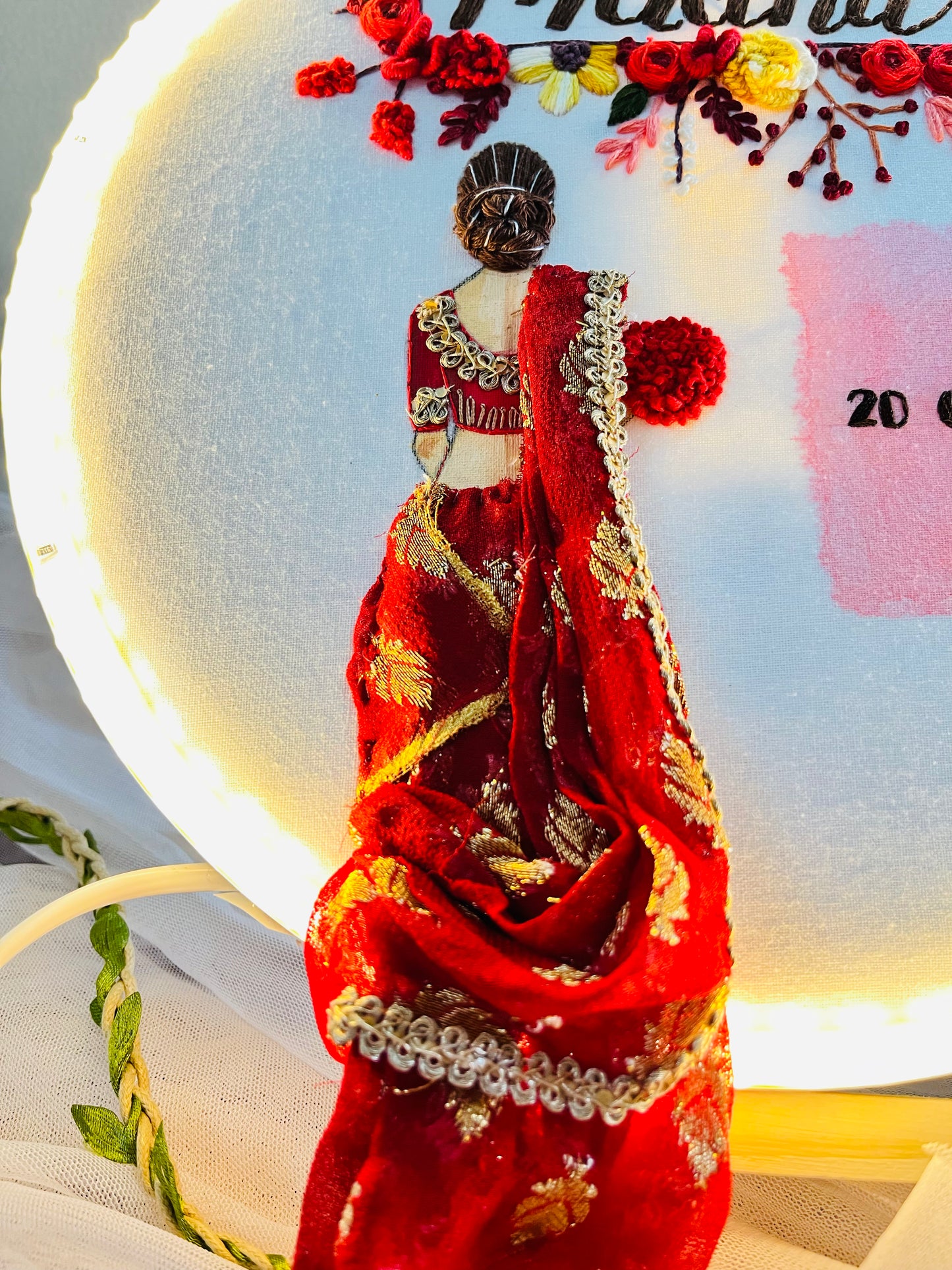 LED Luxe-Grandma in Threads