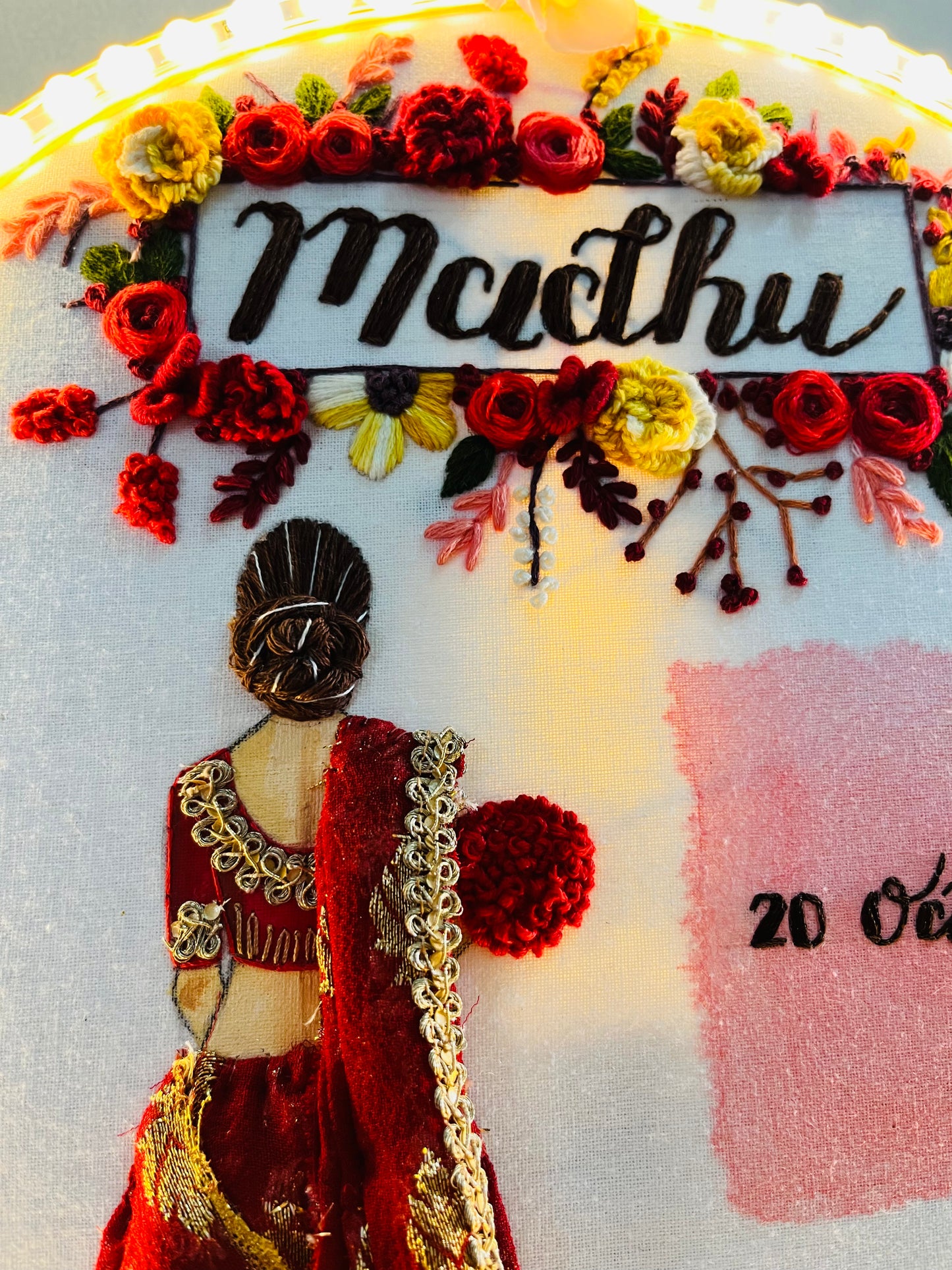 LED Luxe-Grandma in Threads